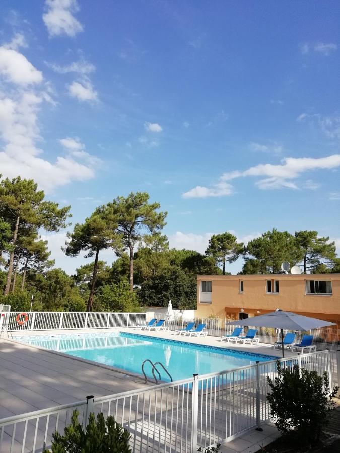 Les Grands Pins Apartamento Carcans Exterior foto